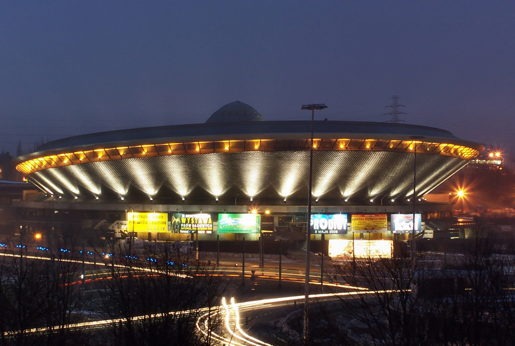 Veranstaltungshalle Spodek in Katowice, Polen; Foto: Wikimedia Commons, Jan Mehlich