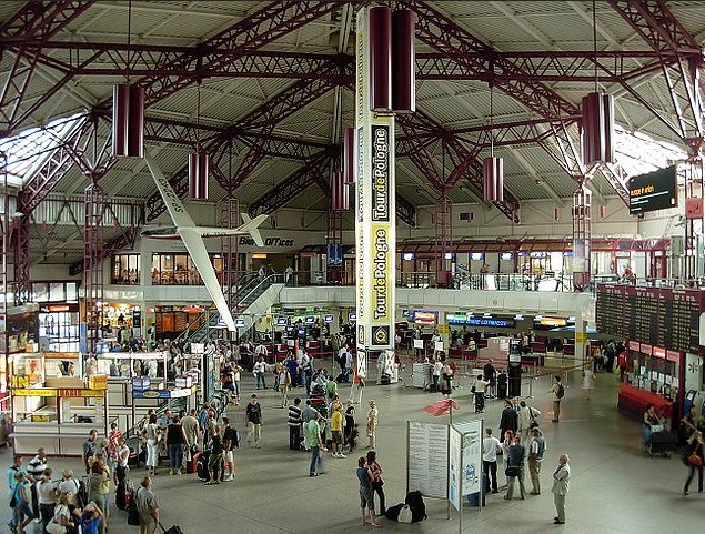 Flughafen Fryderyk Chopin, Warschau-Okecie, Terminal 1, Foto: Foma, GFDL | CC-BY-SA-3.0,2.5,2.0,1.0