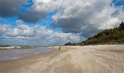 Strand bei Leba, Foto: Tomasz Chorwat, CC-BY-SA-4.0,3.0,2.5,2.0,1.0