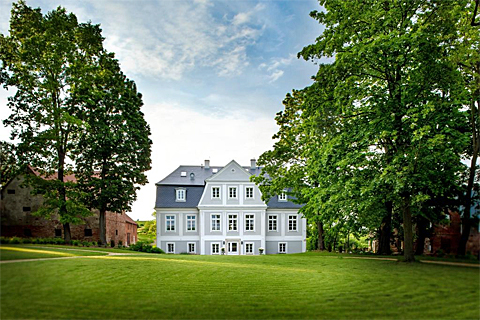 Schlosshotel Kamnitz (Palac Kamieniec) im Glatzer Land