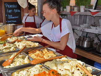 Pierogi, die polnischen Maultaschen am Straßenstand, Foto: Silar, CC BY-SA 4.0