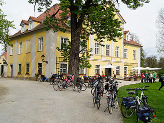 Schlösserhopping per Rad durchs Hirschberger Tal, Schloss Lomnitz. Foto: Klaus Klöppel